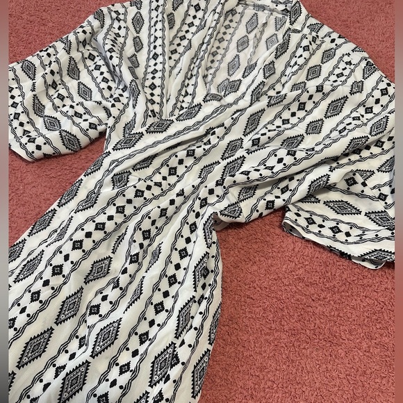 Women’s Cardigan Beach Coverup - Picture 4 of 10